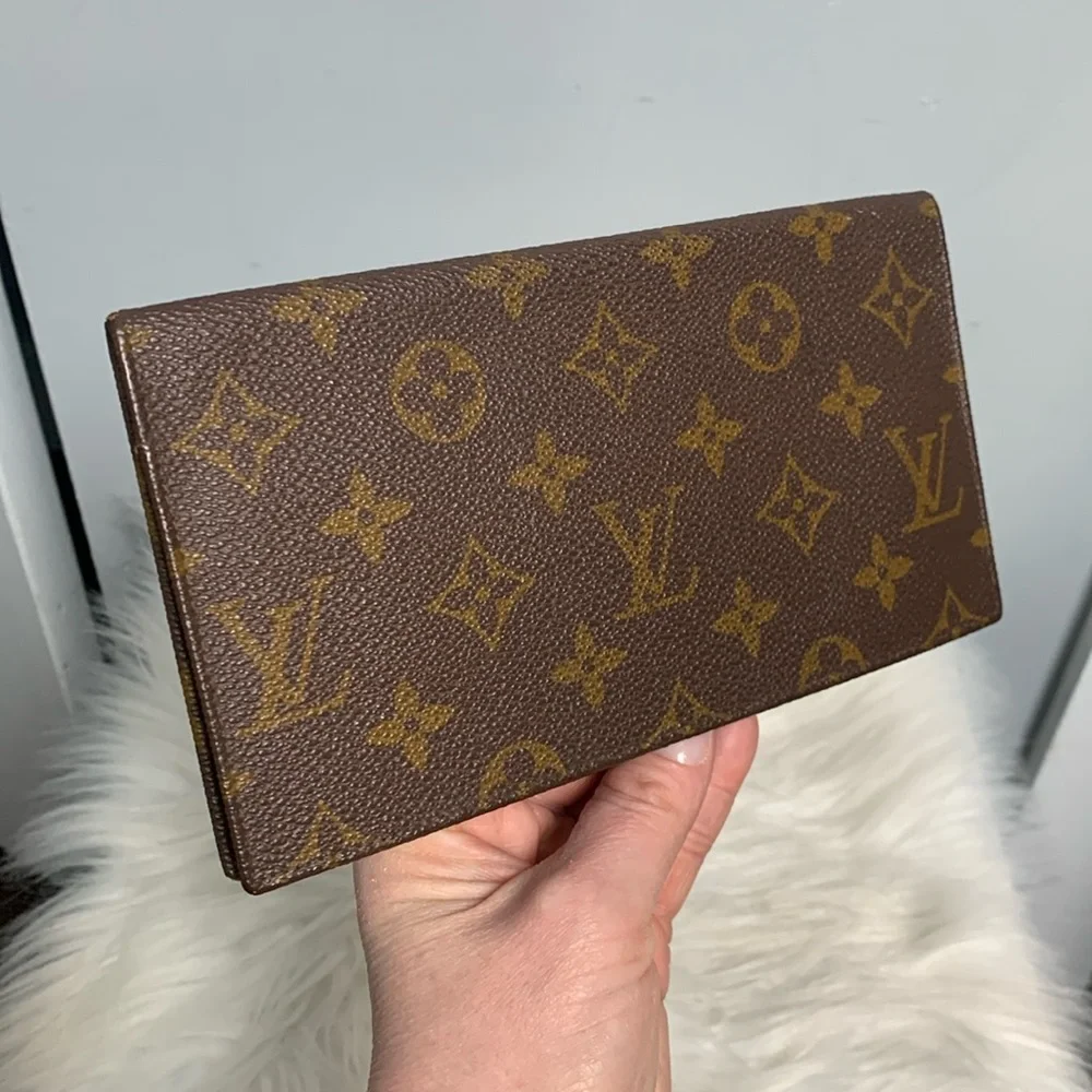 Pre-Date Code Authentic Louis Vuitton checkbook holder_2